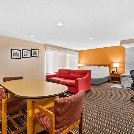 Days Inn By Wyndham Black River Falls - Access To Atv Trail Dış mekan fotoğraf