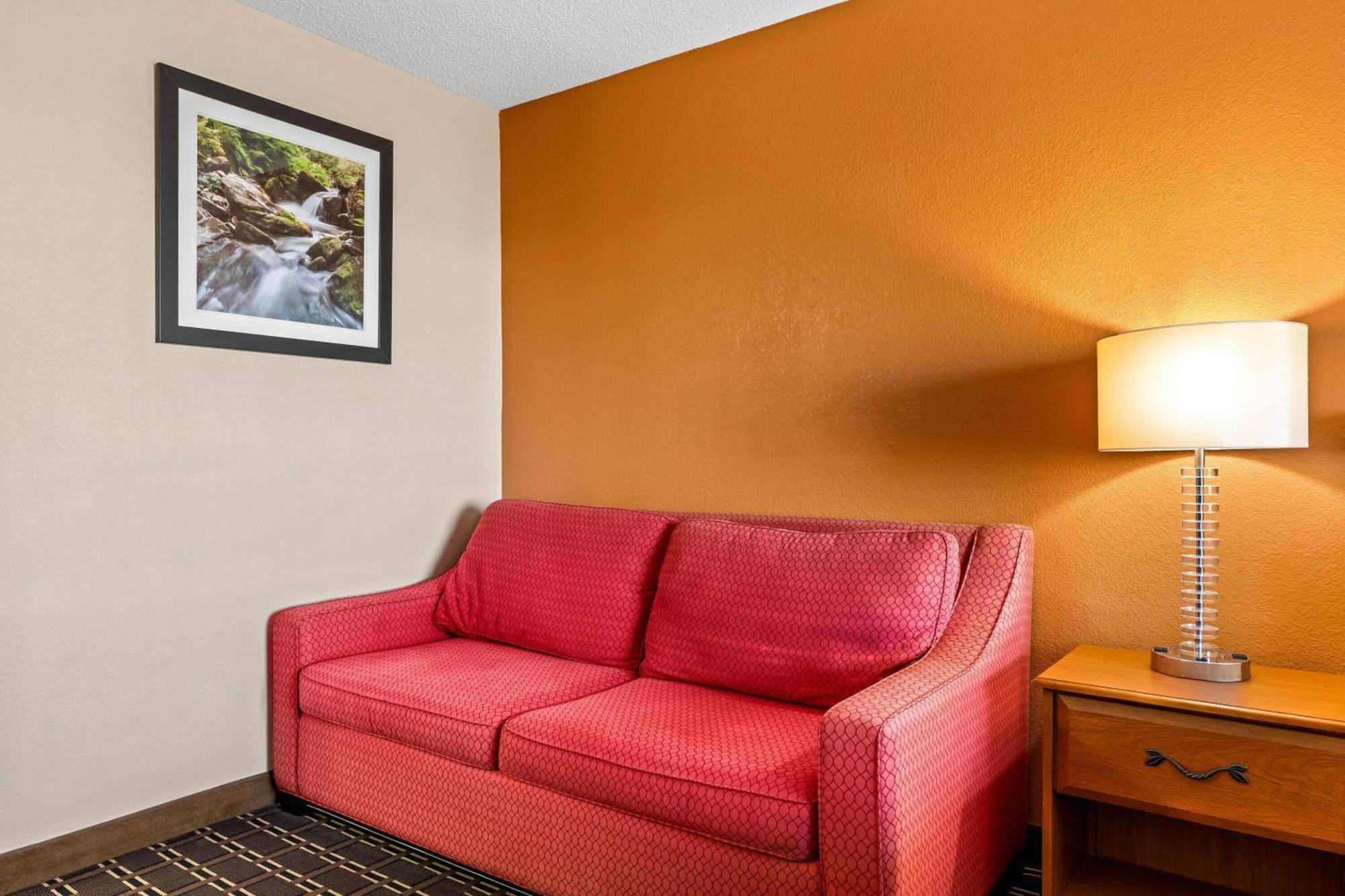 Days Inn By Wyndham Black River Falls - Access To Atv Trail Dış mekan fotoğraf