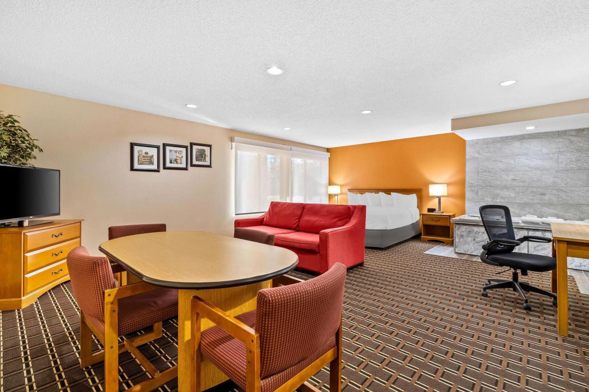 Days Inn By Wyndham Black River Falls - Access To Atv Trail Dış mekan fotoğraf