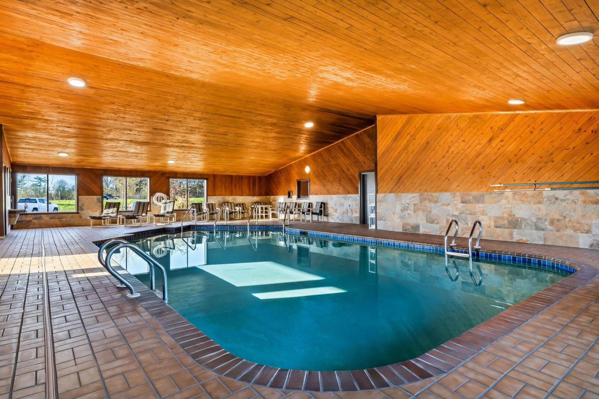 Days Inn By Wyndham Black River Falls - Access To Atv Trail Dış mekan fotoğraf