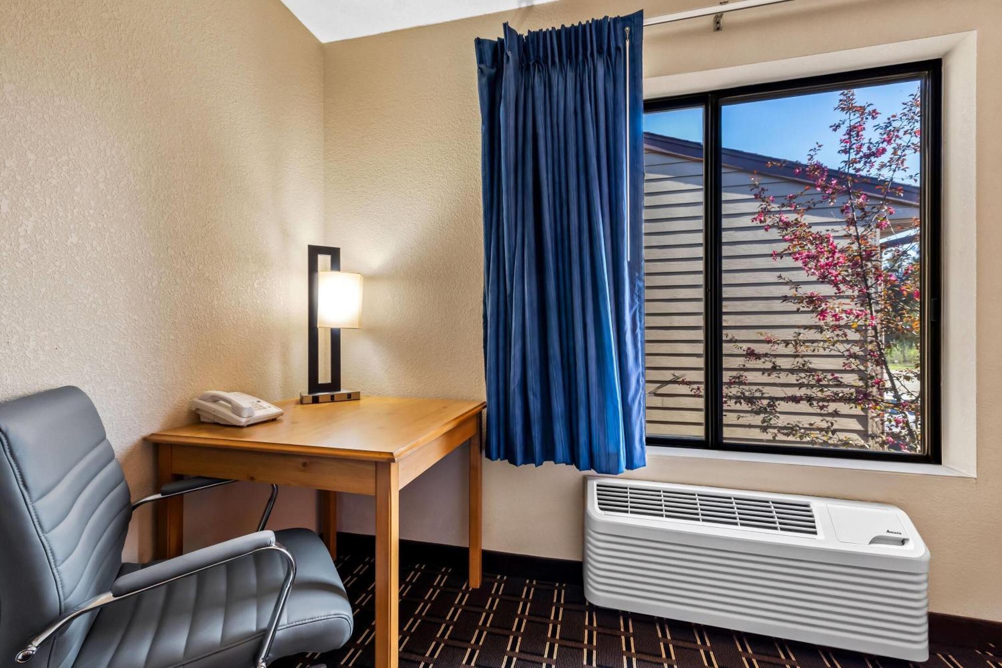 Days Inn By Wyndham Black River Falls - Access To Atv Trail Dış mekan fotoğraf