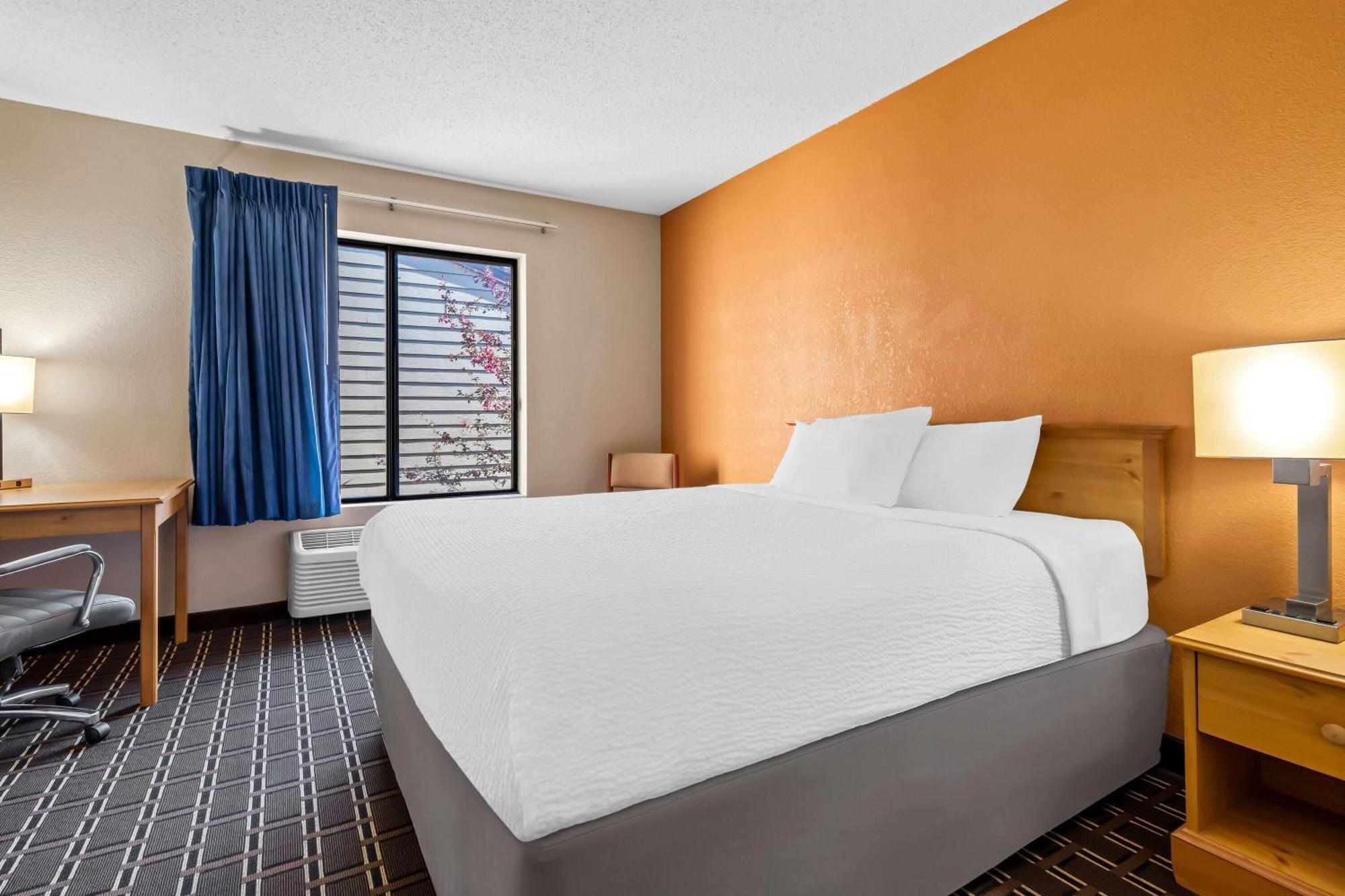 Days Inn By Wyndham Black River Falls - Access To Atv Trail Dış mekan fotoğraf