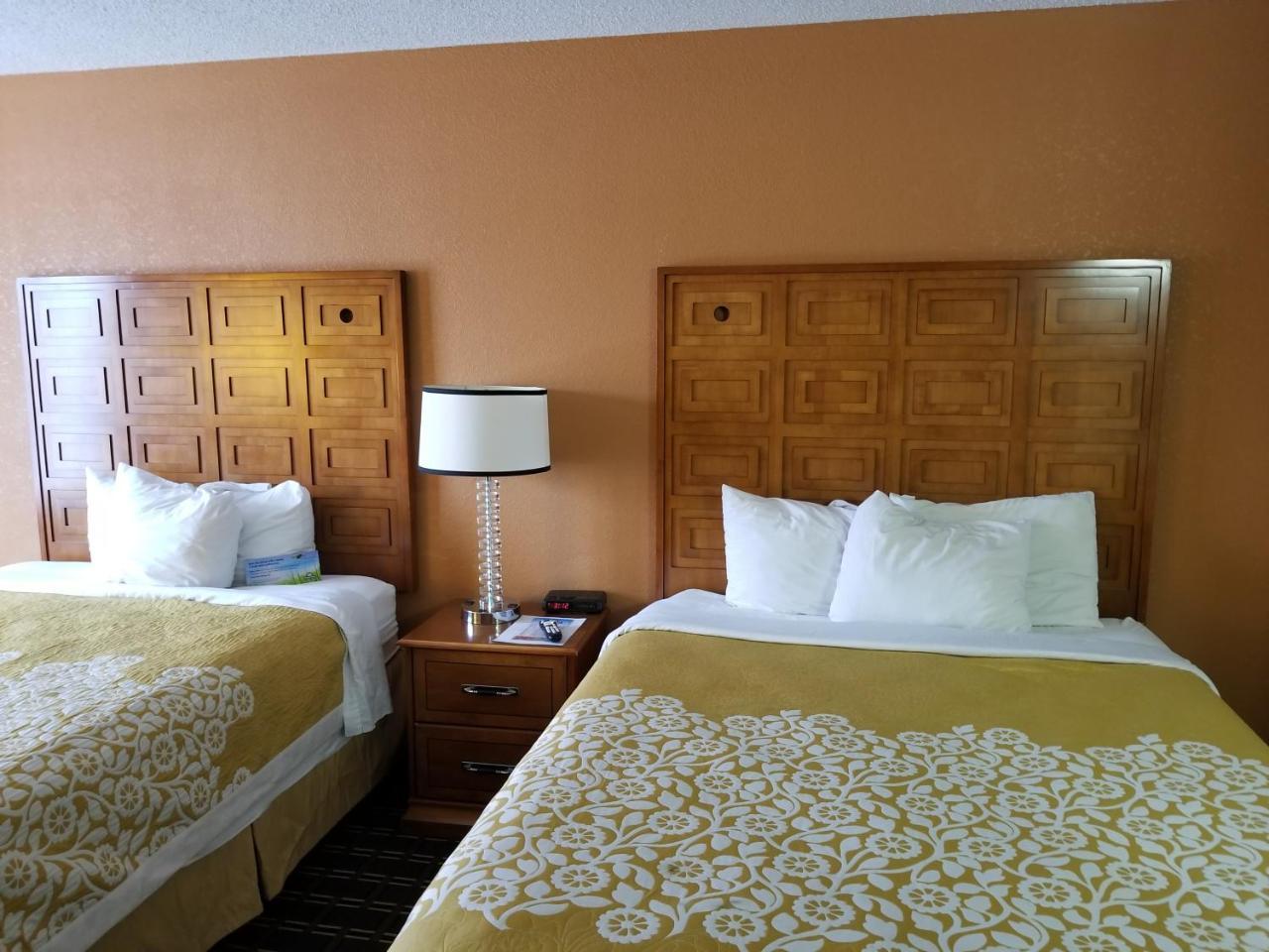 Days Inn By Wyndham Black River Falls - Access To Atv Trail Dış mekan fotoğraf